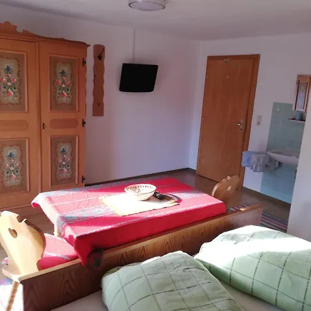 Haus Lorang بيت ضيافة